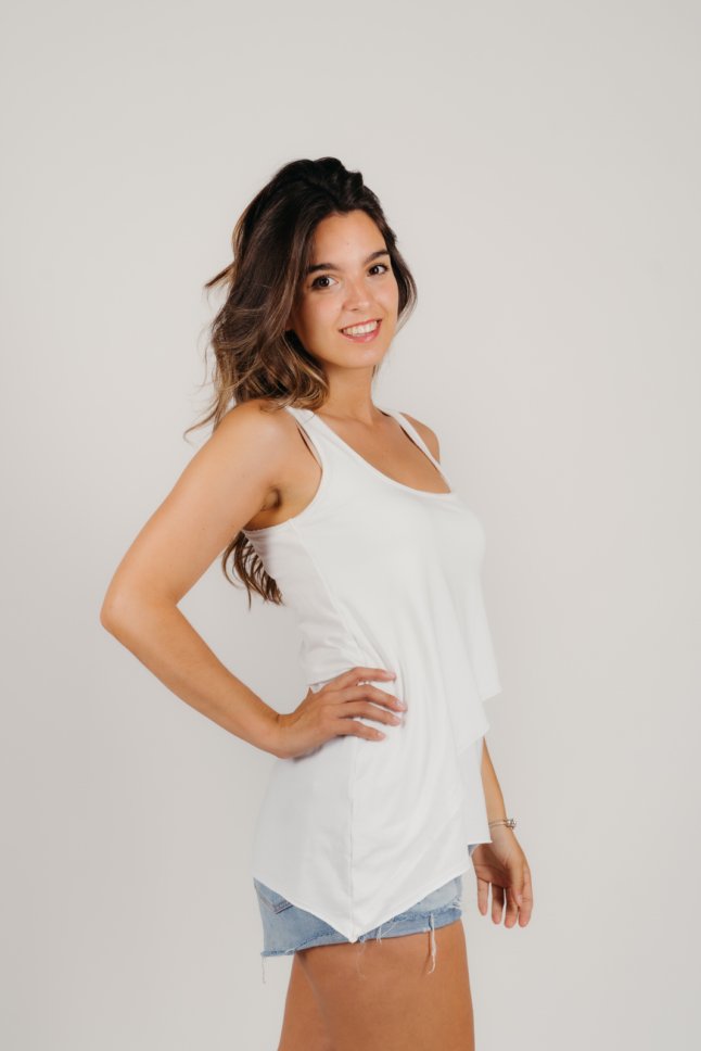 -Camiseta de tirantes en algodón Bambú en color blanco roto. - Imagen 3
